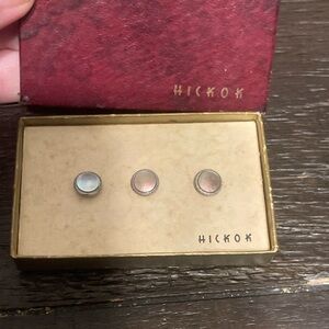 Hickok Vintage Button studs